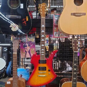 ★中古★burny MG-85 バーニー Fernandes モッキンバード★