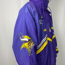 90年代 NFL PRO LINE LOGO ATHLETIC 中綿 ナイロンジャケット ミネソタ・ヴァイキングス チームロゴ刺繍 メンズXL相当_画像5