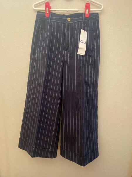 新品 GU ワイドクロップドパンツ