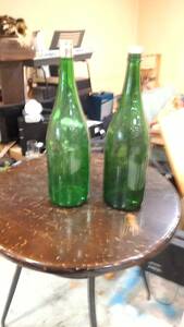 現状ー昔の古いグリーン色のビンー2本ーイツショ瓶