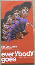 8cmCDシングル Mr.Children everybody goes 秩序のない現代にドロップキック 桜井和寿 小林武史 TFDC-28029 ♪複雑に混ん絡がった社会だ♪_画像1