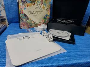 ★1000円即決! upck 美品 Wacom BAMBOO COMIC ペンタブレット CTE-450 ペンタブ ワコム ペン付き 箱説明書付き 動作確認済み