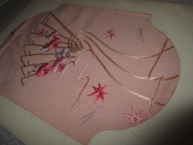 D902送料無料【洗える おしゃれちりめん 刺繍半衿：2500円】新品 未使用 