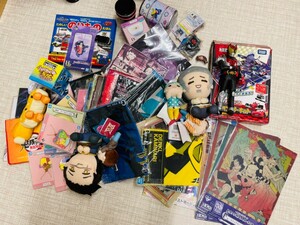 美品　未開封品あり　アニメグッズ大量　一番くじ　フィギュア ぬいぐるみ　プレート　タオル　クリアファイル　ワンピース　ウマ娘　3563