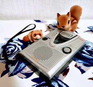 即決【☆ジャンク☆】ソニー SONY カセットレコーダー 携帯 カセットプレーヤー カセットテープ プレイヤー 銀色 シルバー カセットデッキ