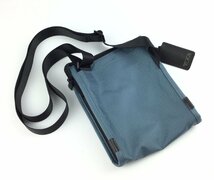 美品 TUMI/トゥミ ショルダーバッグ 肩掛けバッグ 斜めかけ ブルー 収納多数 軽量 小型BAG バッグ 鞄　HOe0085-E_画像2