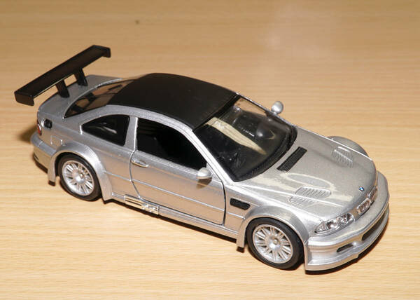 1/32 BMW M3 GTR ミニカー Saico ダイキャストメタル プルバックミニカー送料無料