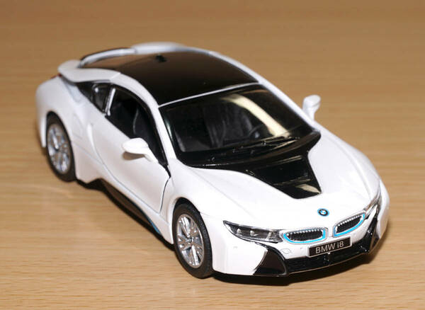 1/36 BMW i8 ホワイト ダイキャスト プルバックミニカー KiNSMART キンスマート 送料無料