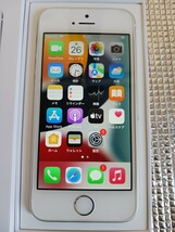 美品 iPhone SE 128GB SIMロック解除済 シルバー Apple 白ロム 箱・標準付属品付_画像2