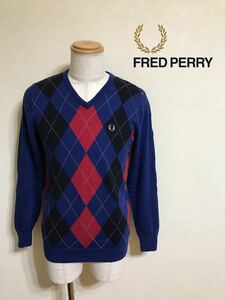 【良品】 FRED PERRY フレッドペリー Vネック アーガイル柄 ウール コットン ニット セーター サイズS 青 長袖 K1327