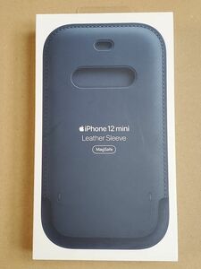 【純正】MagSafe対応iPhone 12 mini レザースリーブ バルティックブルー 【並行輸入品】