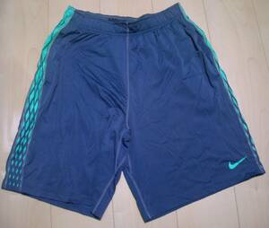 USED★NIKEナイキ☆メンズ☆DRY-FIT☆プラクティスハーフパンツ★サイズＬ（175/80A)身長170-180，ウエスト85☆色はモスグリーンのような色