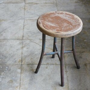 一枚板座面に鉄脚の丸椅子・スツール HK-a-03093 / 木製 アイアン 古道具 アンティーク 無垢材 シャビー ヴィンテージ イス チェアの画像8
