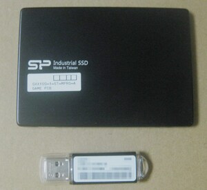 機動戦士ガンダム エクストリームバーサス2 クロスブースト用 SSD 1個 USBドングル 1個
