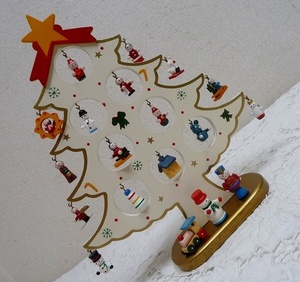 (☆BM)木製 クリスマスツリー チャームツリー ホワイト 高さ31㎝ 置物 オーナメント オブジェ 飾り トイ ディスプレイ X'mas ミニチュア