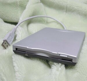 東芝(TOSHIBA) 　3.5インチ　ポータブルＦＤＤ　PA2680U　ＵＳＢ接続　中古