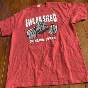 沖縄 米軍放出品 　シャツ UNLEASHED OKINAWA JAPAN おしゃれ　LARGE レッド　(管理番号WX226)