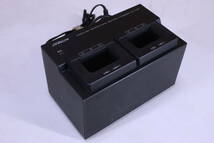 Victor WERELESS MICROPHONE BATTERY CHARGER WT-C90 通電チェックのみ 現状品■(R1038)_画像1