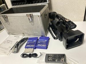 Panasonic パナソニック ビデオカメラ DVX100B レトロ LEICA DICOMAR ライカ 3CCD テープ2本 ハードケース入り 現状品 1104