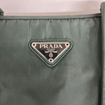 U/11【中古品】PRADA プラダ ナイロントートバッグ ハンドバッグ グリーン トライアングルロゴ 三角プレート ナイロン ヴィンテージ_画像3