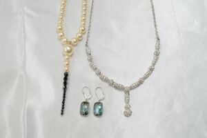 B37 SWAROVSKI/スワロフスキー ヴィンテージ ネックレス ピアス 3点セット ブランド アクセサリー 大量 まとめて おまとめ まとめ売り