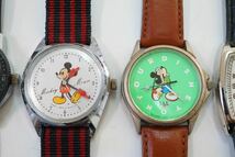 F87 Disney/ディズニー MICKEY MOUSE/ミッキーマウス 腕時計 8点セット アクセサリー 大量 まとめて おまとめ まとめ売り ジャンク品_画像3