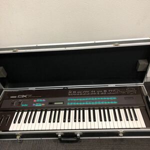 【中古品】11-101 YAMAHA DX7 ヤマハ シンセサイザー エレクトリックピアノ ケース付き