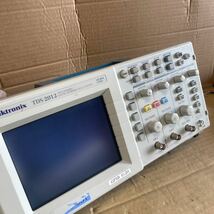 (A-18) Tektronix テクトロニクス TDS2012 100MHz デジタル ストレージ オシロスコープ_画像2