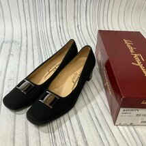 m001 X 2. Salvatore Ferragamo サルヴァトーレ フェラガモ パンプス ヴァラ レザー レディース シューズ 靴 箱付き_画像1