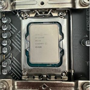 Intel Core i5-12490f