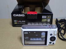 中古品　CASIO　デジタルカメラ 　EXILM　 EX-ZR1000 _画像3