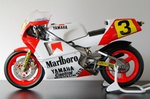 ★1/12 Marlboro YAMAHA YZR500(OW98) 塗装完成品（ハセガワ製）_画像3