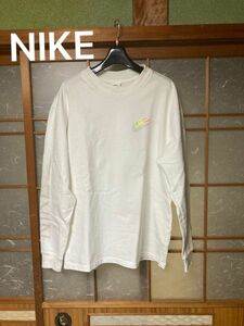 ナイキ　NIKE スポーツウェア　ロングスリーブＴシャツ