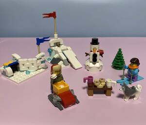レゴ　LEGO 40424 レゴシティ　雪合戦　ミニフィグ２個（子ども２人）解体済み