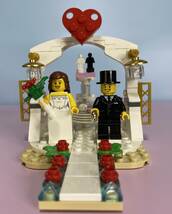 レゴ　LEGO 40197 結婚式のセット　解体済み　ミニフィグ２個　_画像1