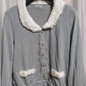 axes femme ファー付きプルオーバー M