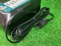 【クリスマスセール】未使用 makita マキタ 14.4V-18V リチウムイオンバッテリ用 急速充電器 DC18RF 【1】_画像4