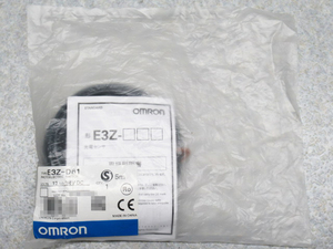 未開封品 OMRON オムロン E3Z-D61 光電センサ 2M 12V/24V DC 管理5K1117O-YP15