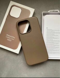 純正互換品　MagSafe対応　レザーケース　iPhone15pro トップ