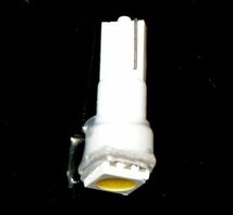 T5 LEDバルブ 白 エアコン バルブ 12V ウェッジ LED SMD ホワイト 1個 ランプ 複数注文OK 交換用 インテリア 室内用 定形外 送料無料_画像2