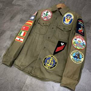 FF ▼ 洗練されたデザイン!! 'ワッペン装飾' AVIREX Armed Forces Manufacturer 長袖 ミリタリージャケット ボタン シャツ size:M トップス