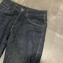 KK ▼ 都会のカジュアルウェア '米国製' VOLCOM JEANS ボルコム ジーンズ USA製 ボタンフライ ストレート デニムパンツ size:W28 ボトムス_画像4