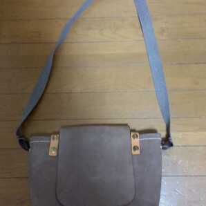 カバン ツーウェイショルダーバッグ ベルト取り外し可 サイドのリング革がおしゃれ! ベージュグレーの、服装に合わせやすい色!