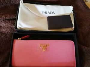 未使用 プラダ PRADA ラウンドファスナー 長財布 　ピンク