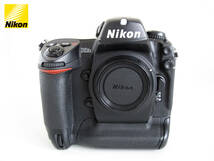 Nikon D2Xs　＜ショット数約4000回と少なめです＞_画像1