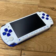 3849-2　SONY ソニー PSP プレイステーションポータブル PSP-3000　本体 ブルー×ホワイト　モンスターハンター　ソフト　ゲーム_画像2