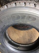 【新品 未使用 スタッドレスタイヤ】225/80R17.5 123/122L ブリヂストン製 W910 6本セット【2023年製】☆お届け先会社関係限定☆_画像2