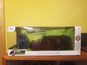 Hummer H2 Blacked out W/ Tire Rack & Spare Wheels New JADA Just trucks 1/24 海外 即決