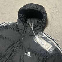 3XLサイズ 新品 adidas ダウンジャケット ダウン 80% フェザー 20 Down フード スリーストライプス アウター 黒 ブラック 白 4L 2XO 141_画像2