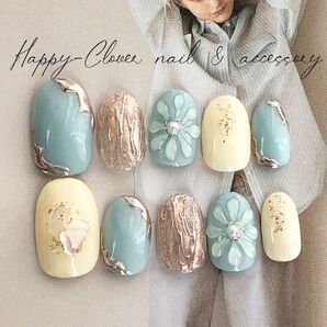 《オーダー》ジェルネイルチップ 水色のぷっくりフラワーネイル ニュアンスネイル